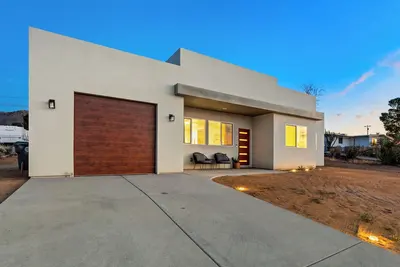 Image de Cozy Joshua Tree Home- 9 min to the park! with Hot Tub