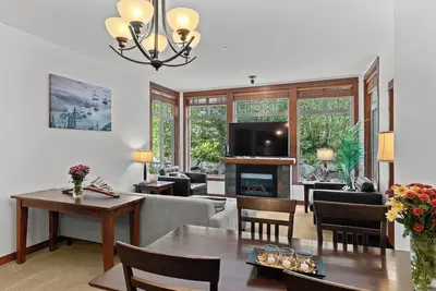 Image de Cozy and Quiet 2 bedroom ski in/ski out condo with private Hot Tub