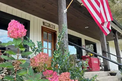 Image de 55 Acre Waterfront Retreat ~Swim ~Fish ~Kayak ~Hike ~1 Acre Spring Water Pond~