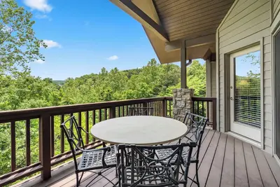 Image de Retreat in the Ozarks - 2 Bedroom Villa