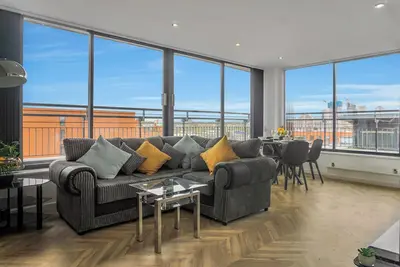 Image de 2 Bed Penthouse with Beautiful City Views