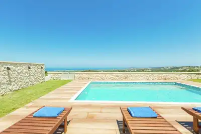 Villa avec piscine près du monastère d'Arkadi