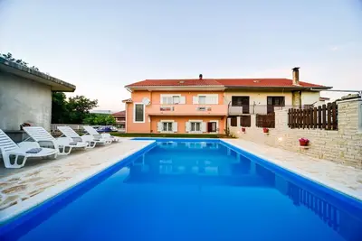Image de Appartement spacieux avec piscine privée