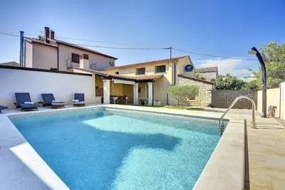 Image de Villa à Pula avec piscine privée
