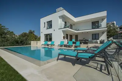 Image de Belle villa au bord de la mer
