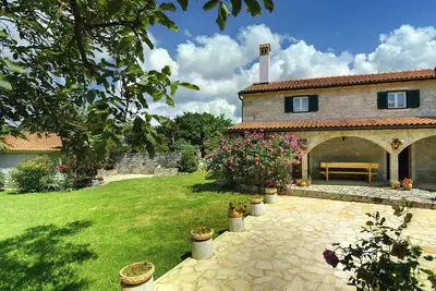 Image de Maison à Rojnici avec piscine privée