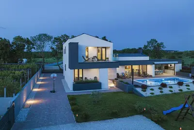 Image de Villa א Valbandon proche centre ville