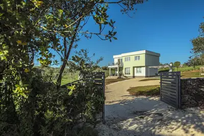 Image de Maison confortable avec grand jardin