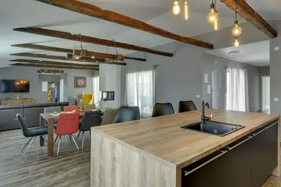 Image de Belle maison de vacances avec piscine privée