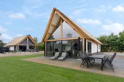 Image de Maison de Vacances avec Vue sur Étang