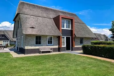 Image de Belle villa avec sauna sur le Tjeukemeer
