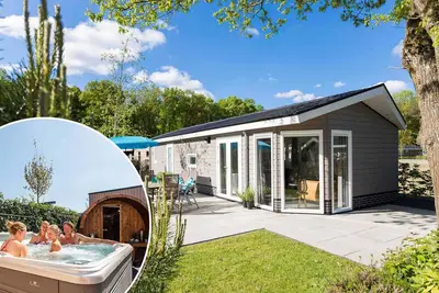 Image de Joli chalet avec sauna extérieur et spa