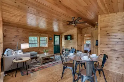 Image de Private Cabin in the Woods-Close to all amenities