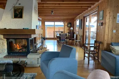 Image de Chalet spacieux, 14 pers. , proche pistes, cheminée, terrasse, Wifi, parking, Crest-Voland