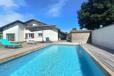 Image de Maison de charme avec piscine-Biganos