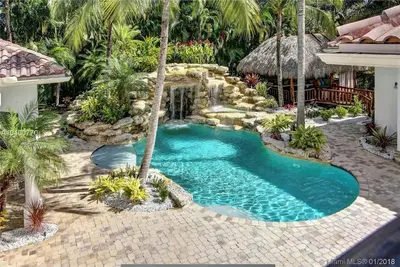 Image de Your Private Oasis home w/rock waterfalls, koi pond & Tahitian Chikee hut!