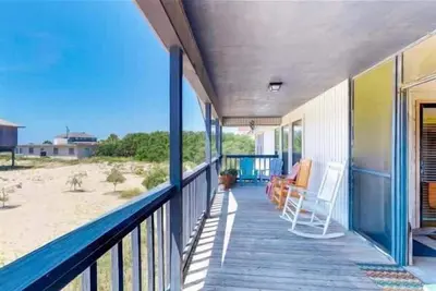 Image de Pet-Friendly, 2 Bedroom 2 Bathroom Beach Cottage