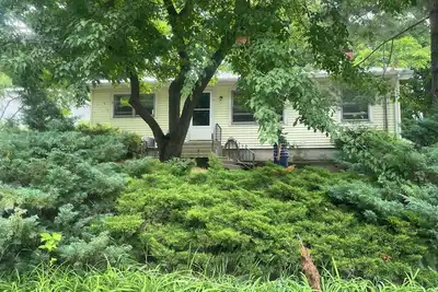 Image de Resort cottages on 650’ of frontage to Hamlin lake.