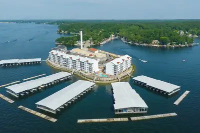 Image de Island life at the Lake of the Ozarks luxury condo, beautiful main channel views