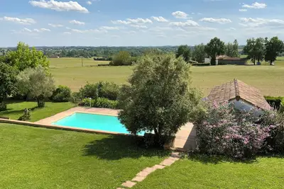 Image de Maison L'arbre Vert : piscine chauffée. sans vis-à-vis, à 6 km de Eymet 160 m²