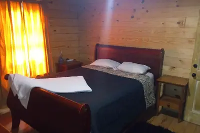 Image de Custom Built Cabin/ Man Cave! !