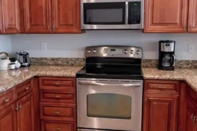 Image de Actually, go to zillow and you will see a write up and pictures.