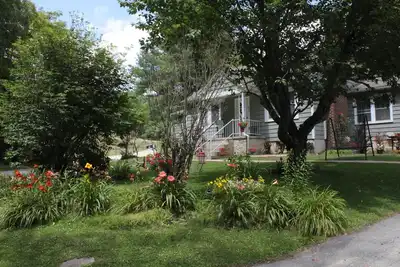 Image de Relaxing, quiet country setting. Close to many Mountain activities!