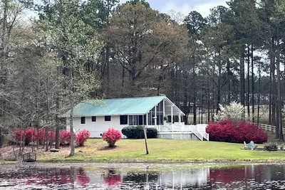 Image de Private Retreat! 200 private gated acres with two ponds. \n