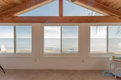 Image de Lake Erie Beachfront Cottage