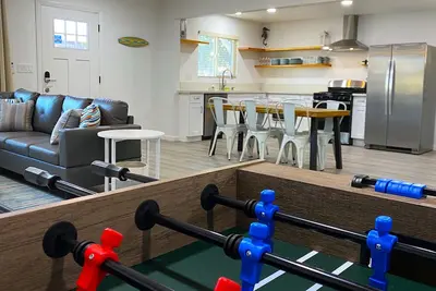 Image de Walkable Beach ~ Patio Bbq&Fire Pit ~ Family/Pet Friendly ~ Game Room ~ A/C