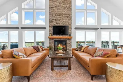 Image de New! Lazy River & Pools, Lake View, Game Room, Theater Room, Hot Tub, Fire Pit