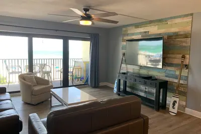 Image de Beachfront Condo in John's Pass!