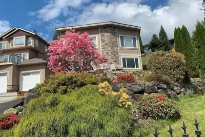 Image de Mountain Retreat 3 Br Garden House Near Hwy1/ Fishing/ Heritage Park / Coliseum