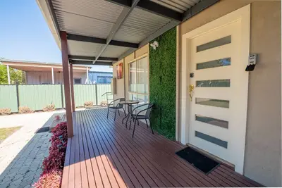 Image de Cosy, Cheerful 3 Bedroom Home