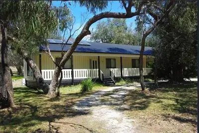 Image de Seaside Rural Retreat in the Comfort of a Family Size Home!