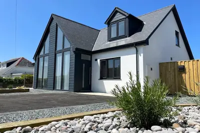 Seacliff Located Just 200m From the Popular Broad Haven Beach, Pembrokeshire