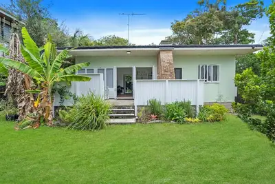 Image de Walk to everything from this charming cottage