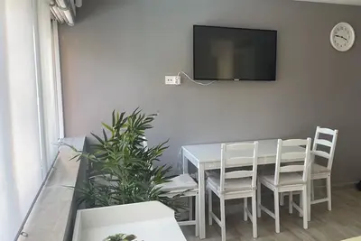 Image de Estudio Reformado Totalmente Equipado a 100 Metros de la Playa con Piscina