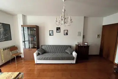 Cozy apartment of about 40 square meters equipped with kitchen 10 minutes from downtown
