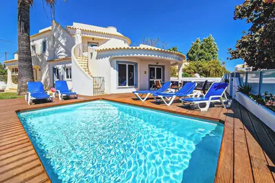 Image de Villa Crispa - Quatre Chambres Villa, Couchages 7