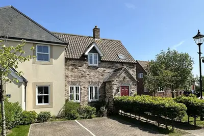 Image de Stunning Coastal Cottage - Sleeping 5 in 2 Bedrooms - Pool and Beach Access Included.