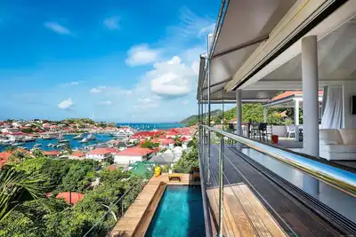 Casa Roc - Spacious & open, harbor views, close to beach, restaurants & shopping