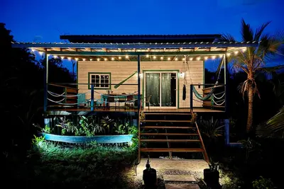 Image de Cozy Casita Margarita - w/private dock with sunset views over the bay.