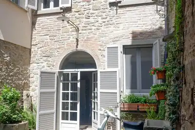 Image de Stunning Town House Cortona, Tuscany. Private Courtyard & Rooftop Terrace
