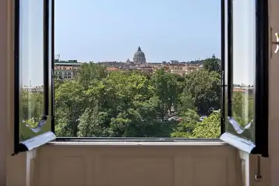 Image de Stylish top floor - skyline view - olimpic stadium- Tiber Nest Rome