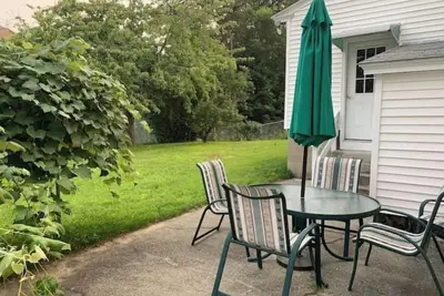 Image de Garage, Fully Fenced Yard, Sleep 7, Walk to Downtown