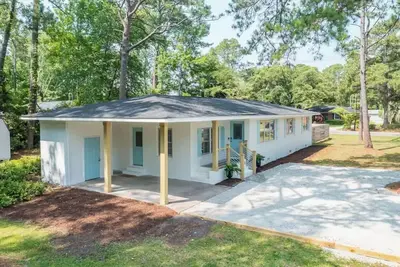 Image de Wrightsville Retreat - 3 miles to Beach!