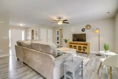 Image de Cozy North Carolina Abode - Minutes from Downtown!