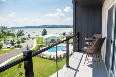 Image de Canandaigua Lake Condo with Breathtaking Lake Views
