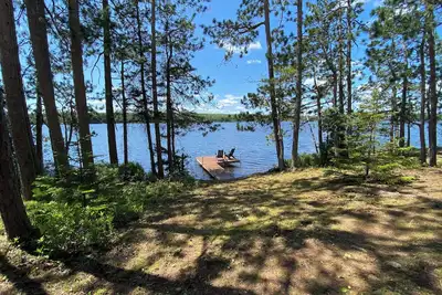 Image de Remote, off-grid island cabin in The Forks.